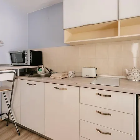 5 Minutes From The And The Center With Private Patio Burgas City