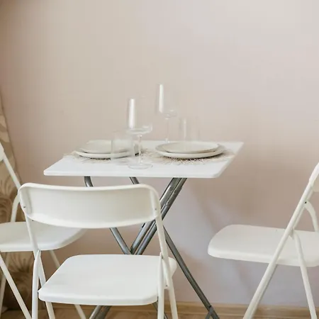 5 Minutes From The And The Center With Private Patio Apartament